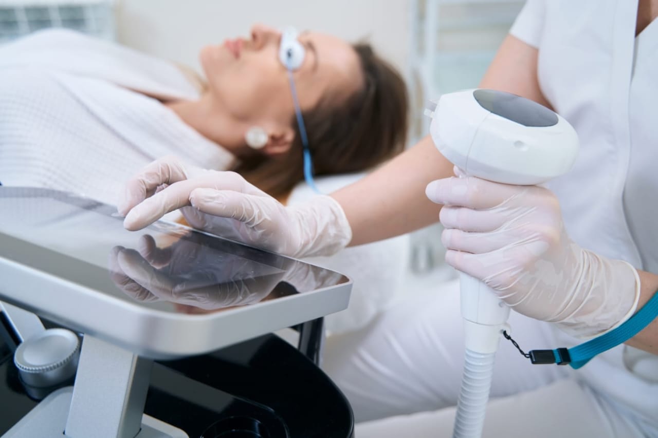  Latest Dermatology Devices Enhancing Skincare and Aesthetic Treatments